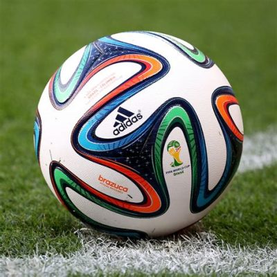 ワールドカップ ボール：空飛ぶピザとサッカーの未来